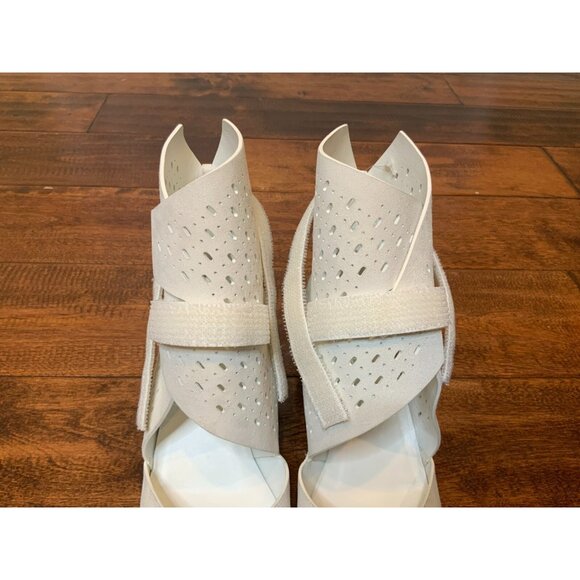 CHANEL Ivory 2017 Perforated Suede Coco Mark Quilted Ankle Boots Size 8 / 38 - Picture 3 of 10